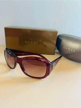 Gucci Burgundy Gradient Vintage Sunglasses w Guccissma Pattern. Great Condition